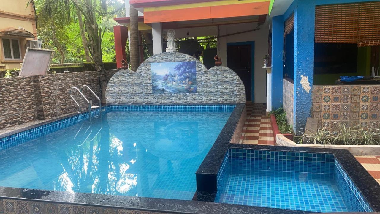 Calangute Beach Side Hotel Exterior photo